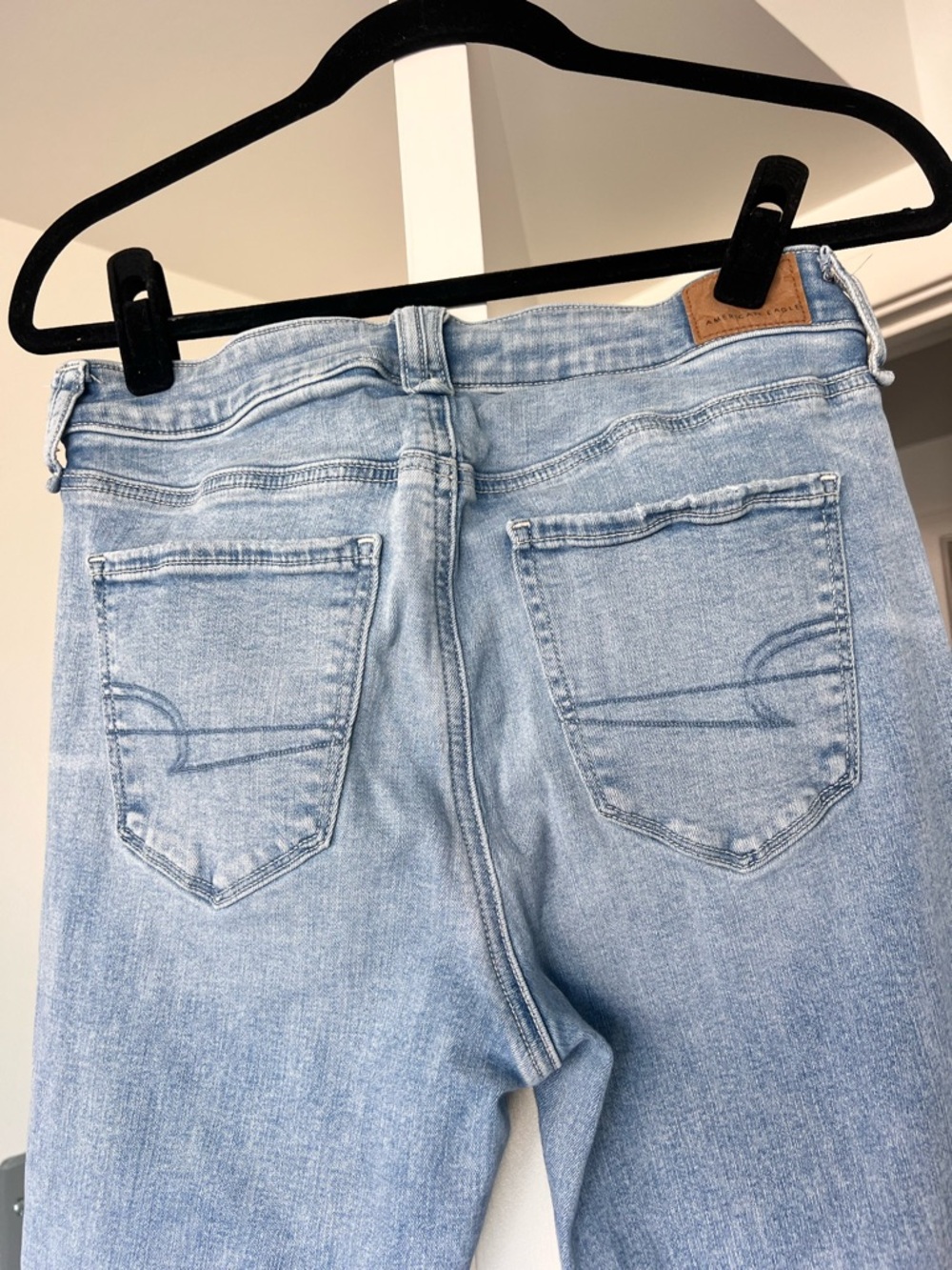 American Eagle Flare Light Wash Jeans- Mid Rise- Size 10 - Picture 5 of 8